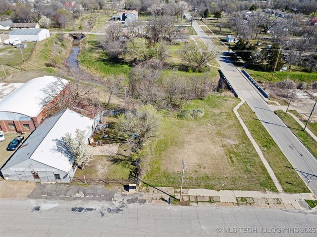 311 E 5th Street, Okmulgee, OK 74447