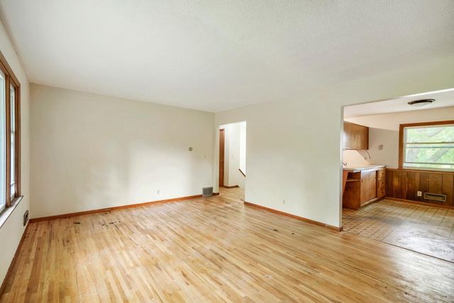 116 Hayes Road, Apple Valley, MN 55124