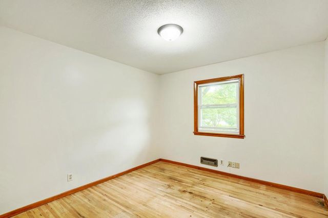 116 Hayes Road, Apple Valley, MN 55124