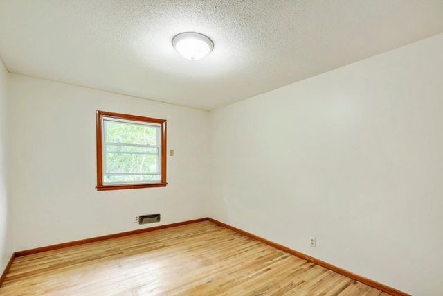 116 Hayes Road, Apple Valley, MN 55124