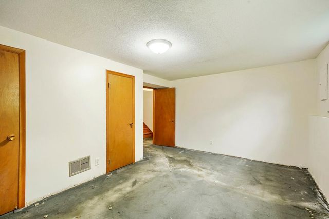 116 Hayes Road, Apple Valley, MN 55124