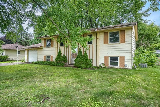 116 Hayes Road, Apple Valley, MN 55124