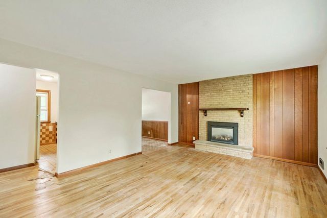 116 Hayes Road, Apple Valley, MN 55124