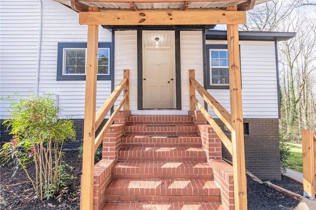 1203 E Ridge Road, Gainesville, GA 30501