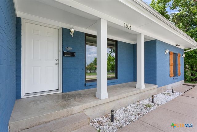 1304 Metropolitan Drive, Killeen, TX 76541