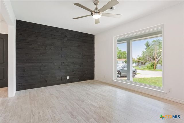 1304 Metropolitan Drive, Killeen, TX 76541