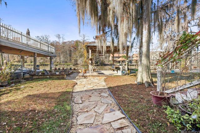 14689 Paradise Rd, Maurepas, LA 70449