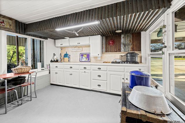 14689 Paradise Rd, Maurepas, LA 70449