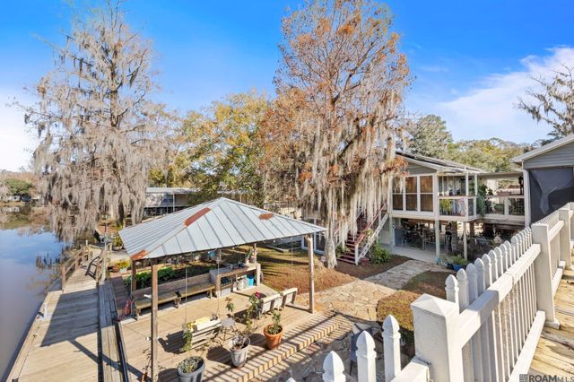 14689 Paradise Rd, Maurepas, LA 70449