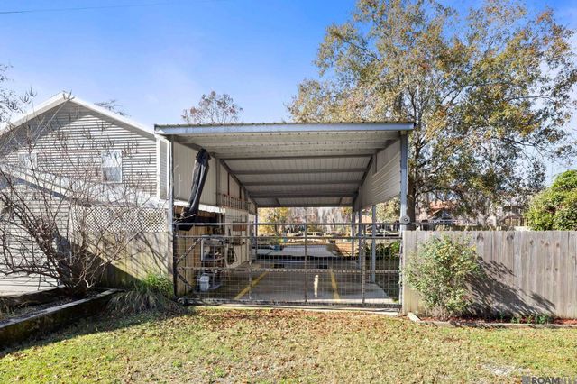 14689 Paradise Rd, Maurepas, LA 70449