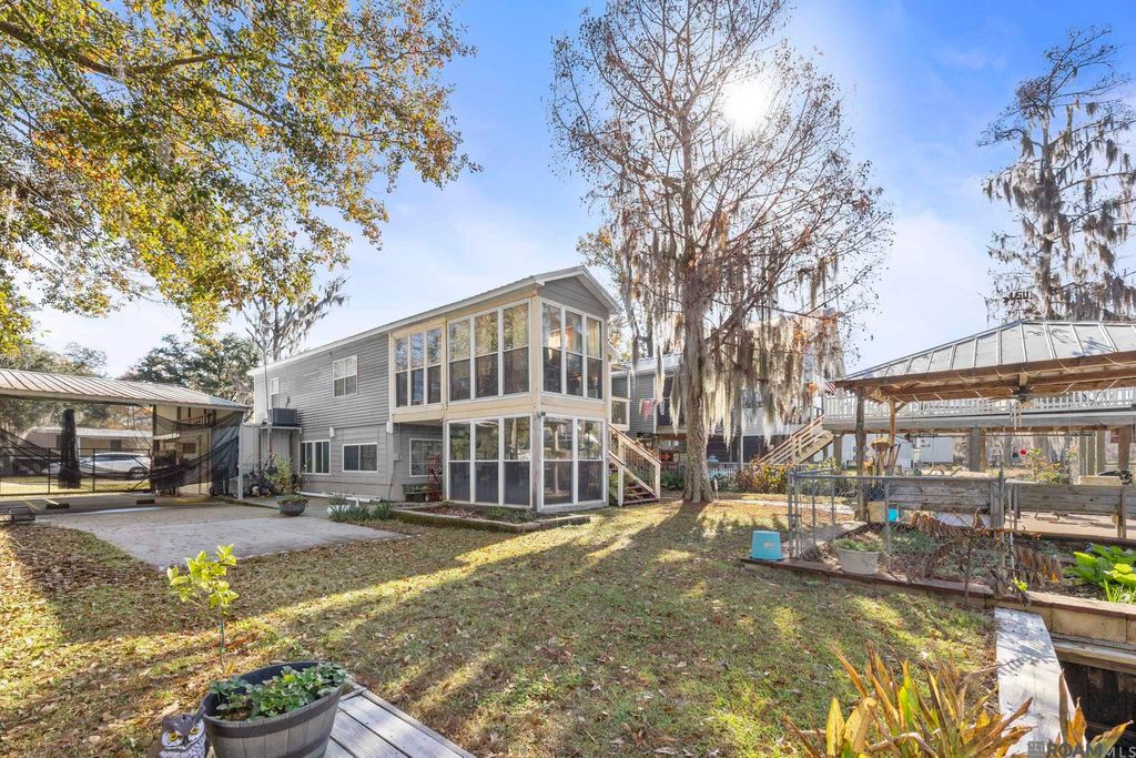 14689 Paradise Rd, Maurepas, LA 70449