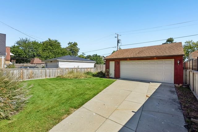 1923 N 74th Avenue, Elmwood Park, IL 60707