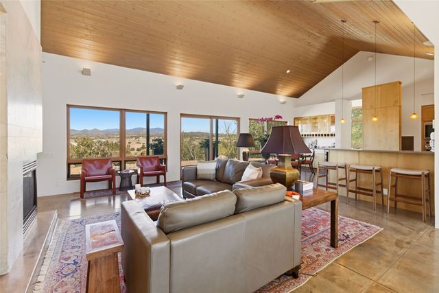 27 Old Road, Lamy, NM 87540