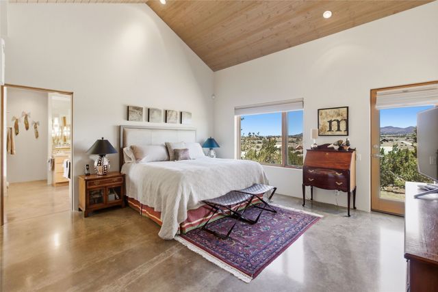27 Old Road, Lamy, NM 87540