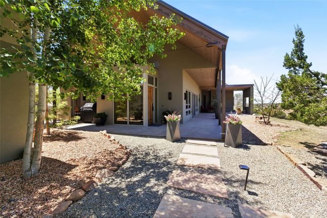 27 Old Road, Lamy, NM 87540