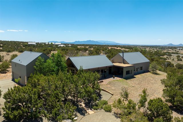 27 Old Road, Lamy, NM 87540