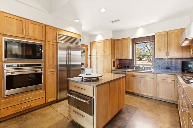 27 Old Road, Lamy, NM 87540