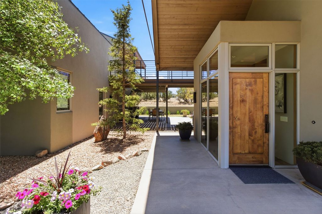 27 Old Road, Lamy, NM 87540
