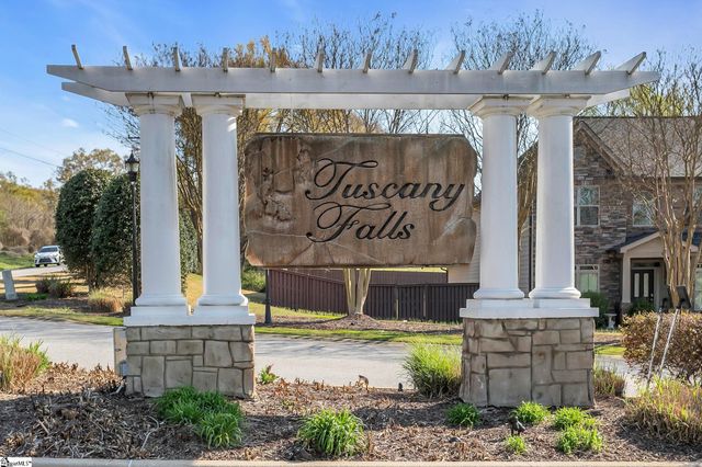 209 Tuscany Falls Drive, Simpsonville, SC 29681