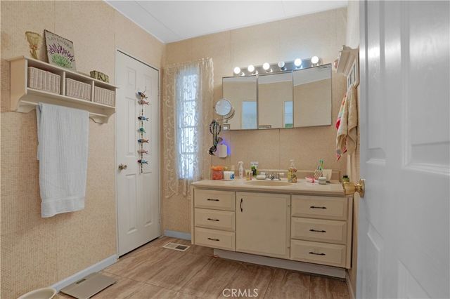 800 San Mateo, Hemet, CA 92543