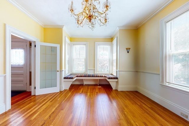 21 Robertson St, Quincy, MA 02169