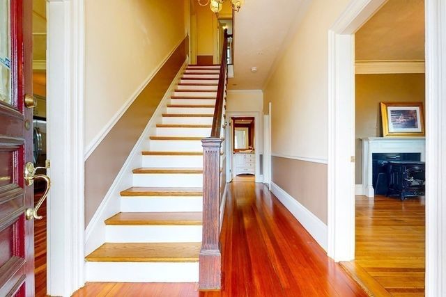 21 Robertson St, Quincy, MA 02169