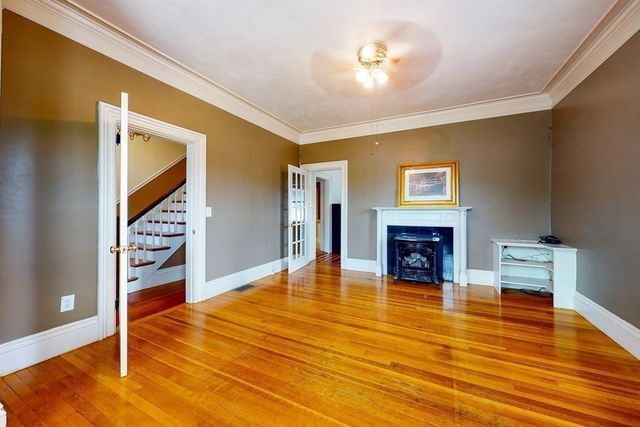 21 Robertson St, Quincy, MA 02169