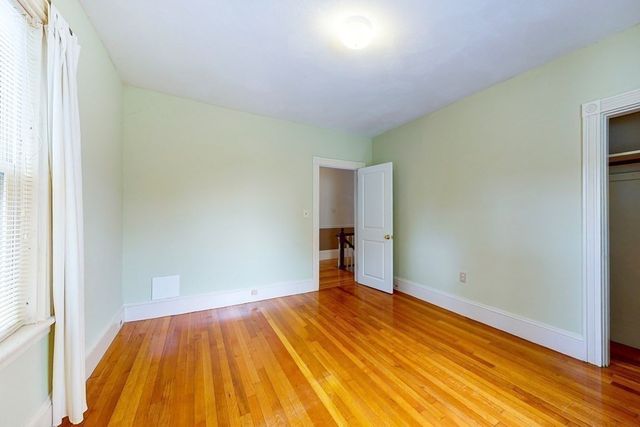 21 Robertson St, Quincy, MA 02169