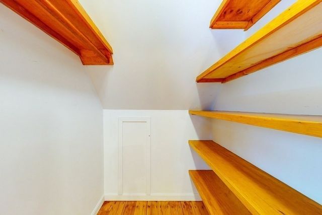 21 Robertson St, Quincy, MA 02169