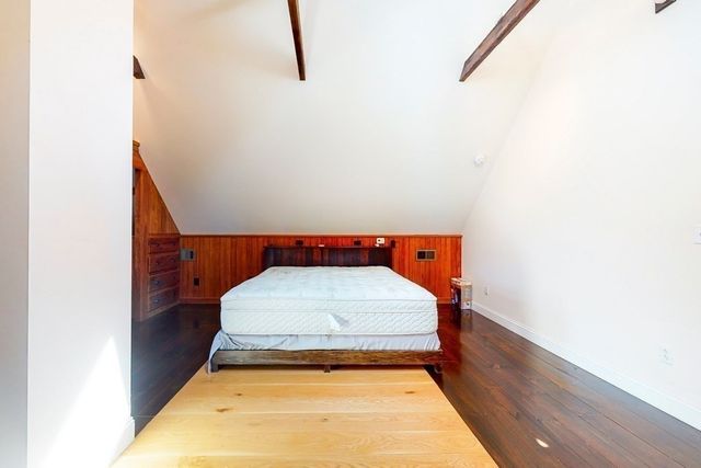 21 Robertson St, Quincy, MA 02169