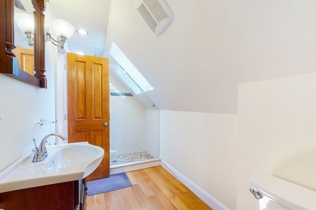 21 Robertson St, Quincy, MA 02169