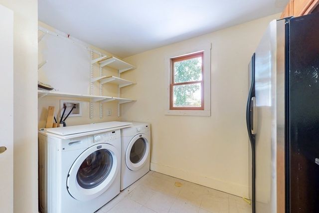 21 Robertson St, Quincy, MA 02169