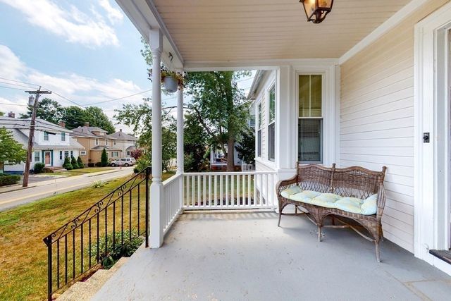 21 Robertson St, Quincy, MA 02169