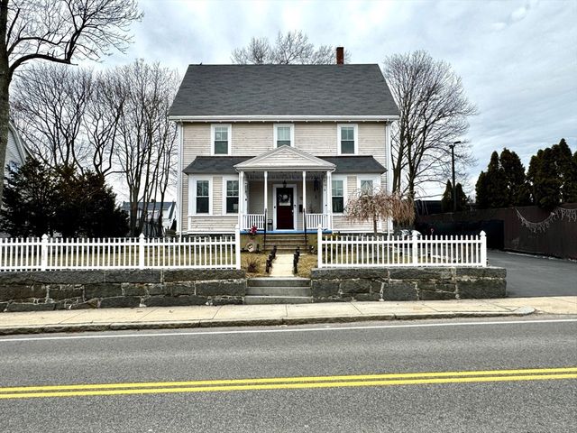 21 Robertson St, Quincy, MA 02169