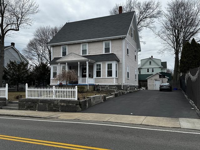21 Robertson St, Quincy, MA 02169