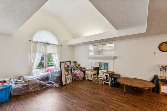 126 Crosswynds Dr, Chippewa Twp, PA 15010