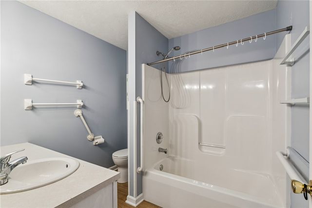 126 Crosswynds Dr, Chippewa Twp, PA 15010
