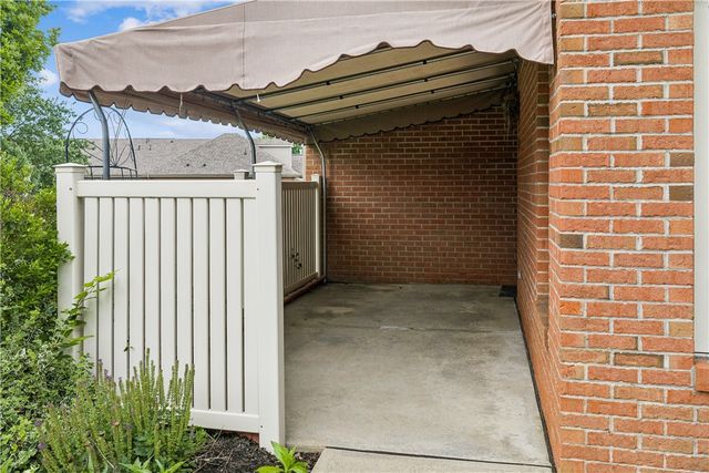 126 Crosswynds Dr, Chippewa Twp, PA 15010