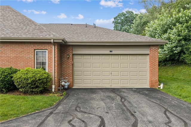 126 Crosswynds Dr, Chippewa Twp, PA 15010