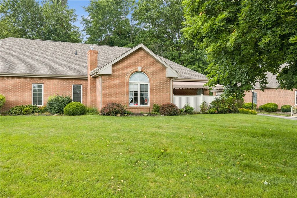 126 Crosswynds Dr, Chippewa Twp, PA 15010