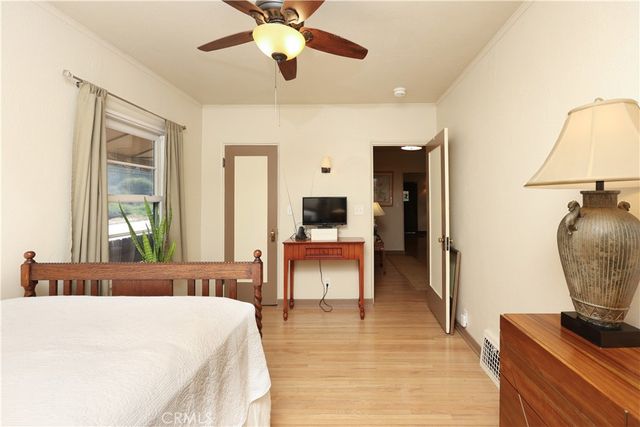 404 N Vinedo Avenue, Pasadena, CA 91107