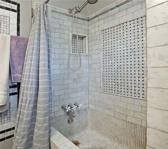 404 N Vinedo Avenue, Pasadena, CA 91107