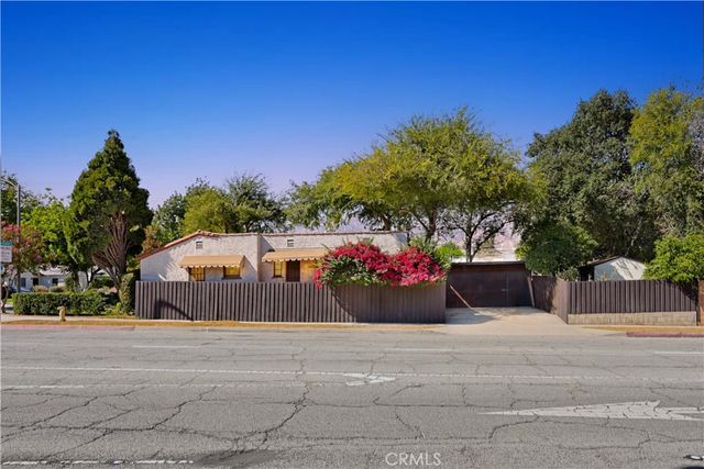 404 N Vinedo Avenue, Pasadena, CA 91107