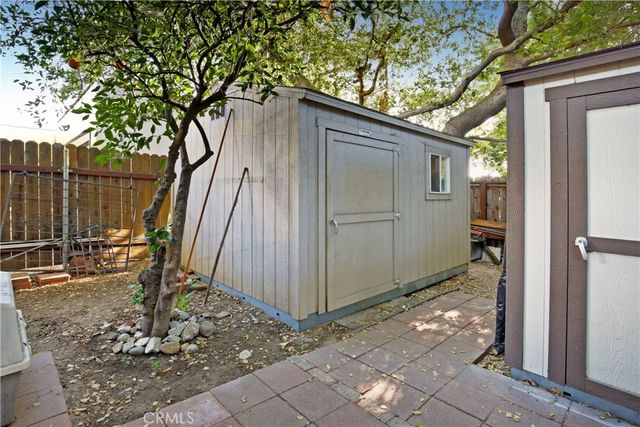 404 N Vinedo Avenue, Pasadena, CA 91107