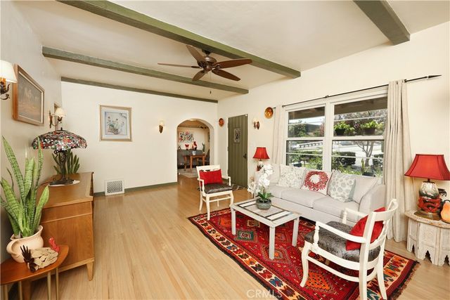 404 N Vinedo Avenue, Pasadena, CA 91107