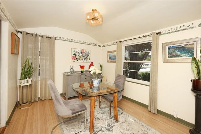 404 N Vinedo Avenue, Pasadena, CA 91107