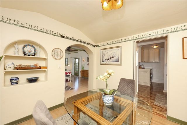404 N Vinedo Avenue, Pasadena, CA 91107