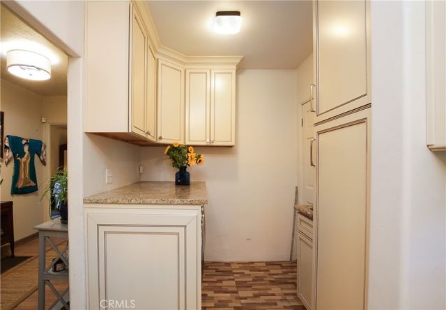 404 N Vinedo Avenue, Pasadena, CA 91107