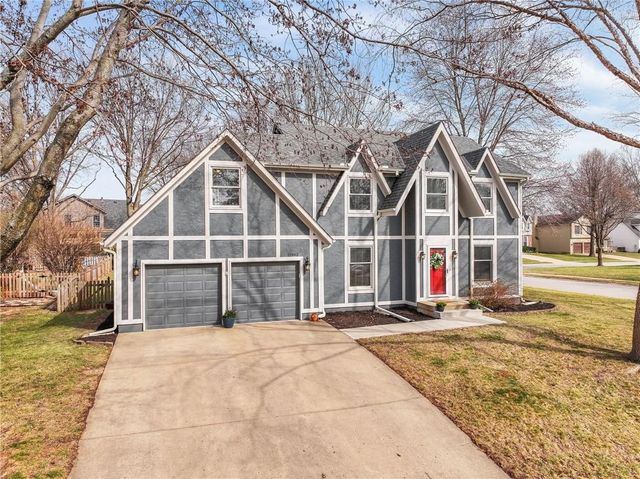 11943 S Hallet Street, Olathe, KS 66062