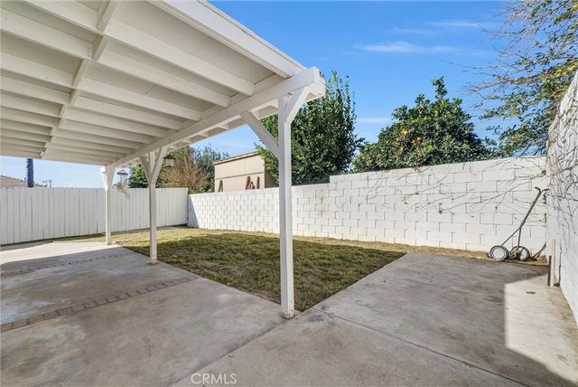 2092 Greenbriar, Colton, CA 92324